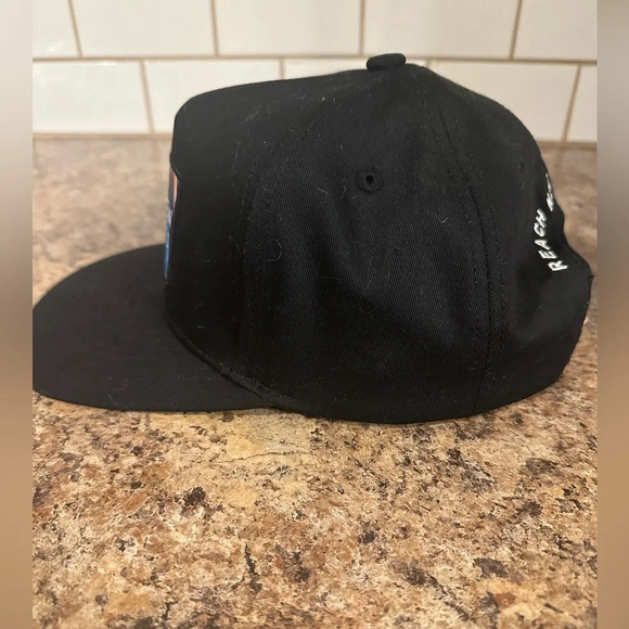 Mitten Extracts Snapback Hat with Vibrant Logo and Adjustable Fit - Picture 2 of 4